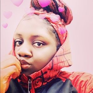 Meet your Posher, Nia